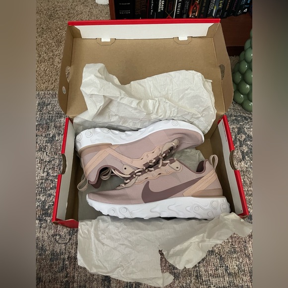 Women’s Nike React Element 55 - Picture 2 of 8
